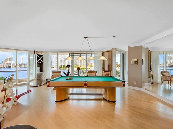 2600 Island Blvd 301, Aventura FL 33160