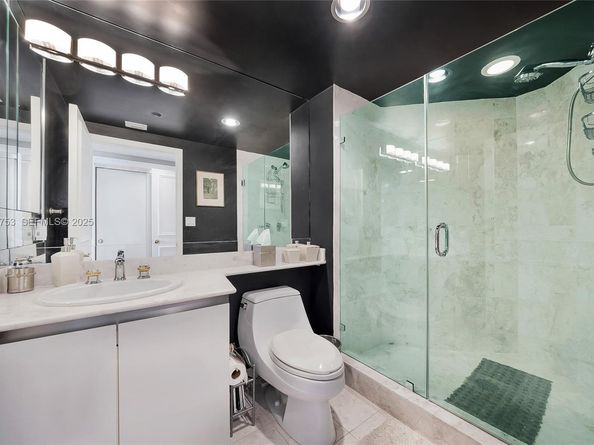 2600 Island Blvd 301, Aventura FL 33160