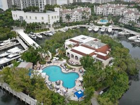 2600 Island Blvd 301, Aventura FL 33160