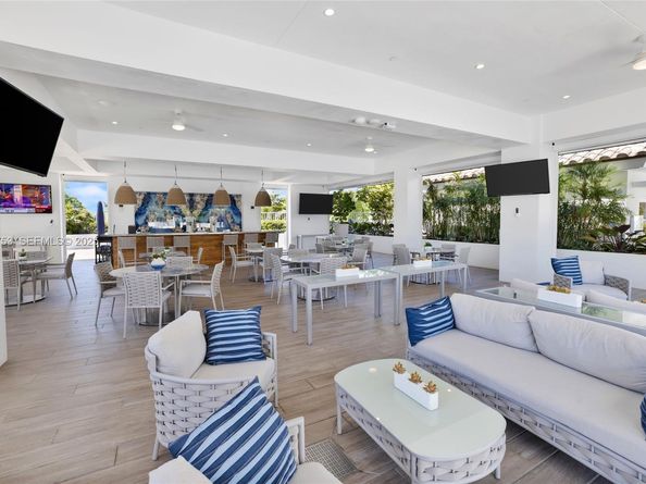 2600 Island Blvd 301, Aventura FL 33160