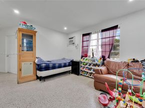 69 NW 5th St, Homestead FL 33030