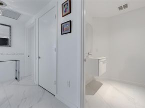 17301 Biscayne Blvd 605, North Miami Beach FL 33160