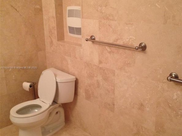 324 La Villa Dr, Miami Springs FL 33166