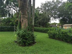 324 La Villa Dr, Miami Springs FL 33166