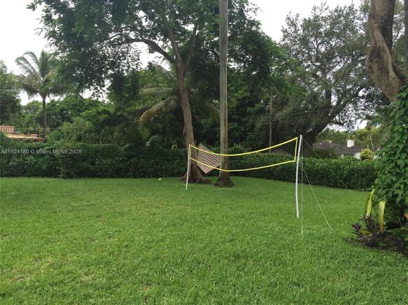 324 La Villa Dr, Miami Springs FL 33166