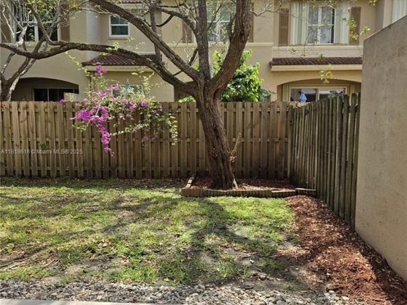 129 Riverwalk Cir 129, Sunrise FL 33326