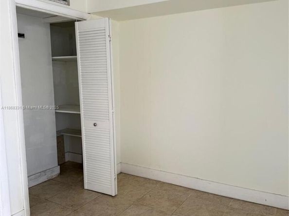 910 Michigan Ave 305, Miami Beach FL 33139