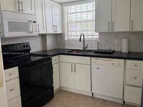 910 Michigan Ave 305, Miami Beach FL 33139