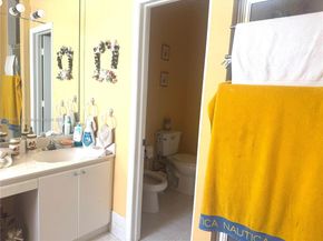 12951 NW 8th St, Miami FL 33182