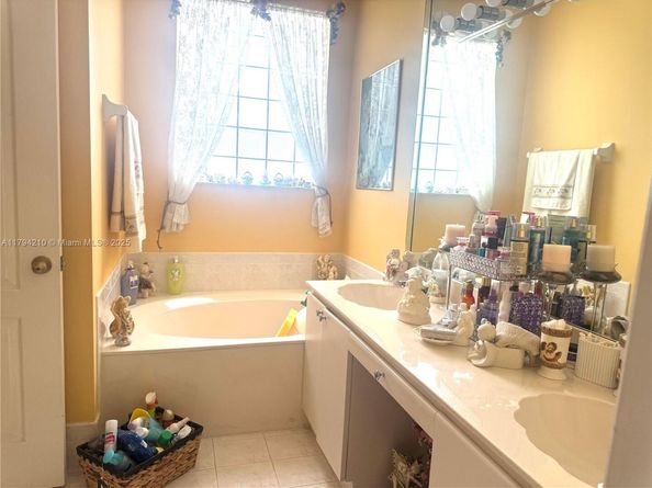 12951 NW 8th St, Miami FL 33182