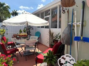 12951 NW 8th St, Miami FL 33182