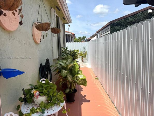 12951 NW 8th St, Miami FL 33182