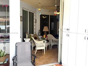 12951 NW 8th St, Miami FL 33182