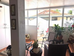 12951 NW 8th St, Miami FL 33182