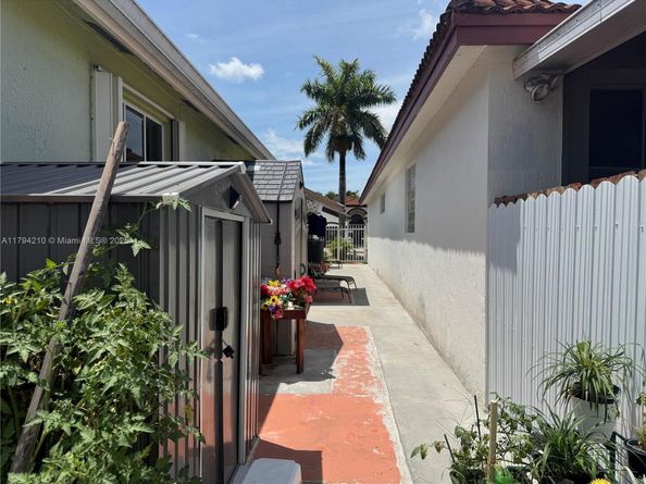 12951 NW 8th St, Miami FL 33182