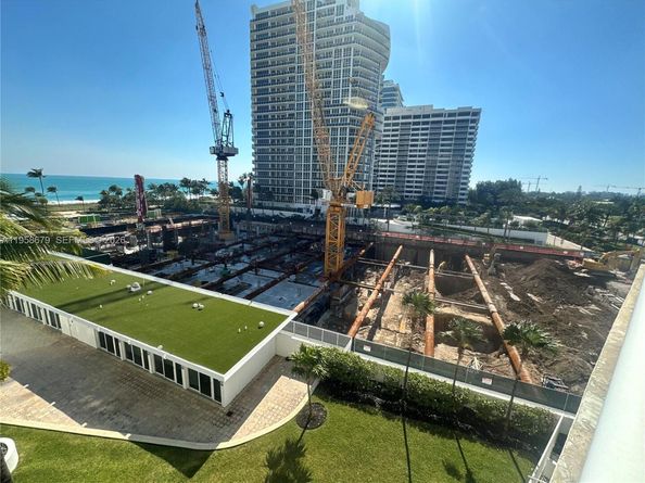 10275 Collins Ave 420, Bal Harbour FL 33154