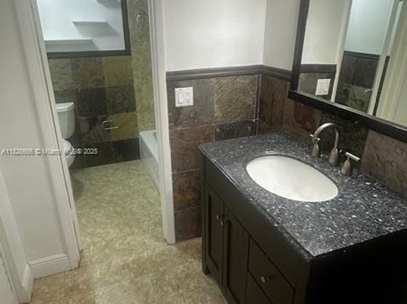 10288 NW 9th St Cir 306, Miami FL 33172