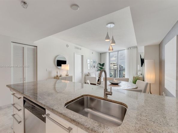 185 SW 7th St 3605, Miami FL 33130