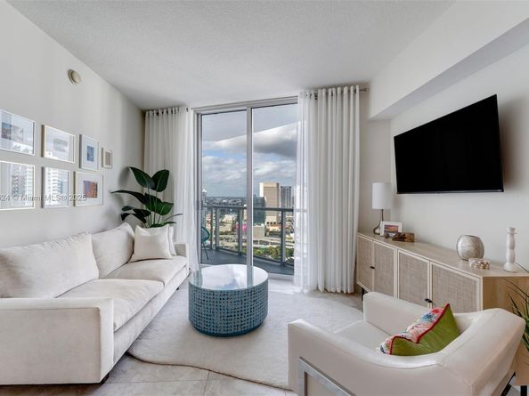 185 SW 7th St 3605, Miami FL 33130