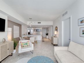 185 SW 7th St 3605, Miami FL 33130