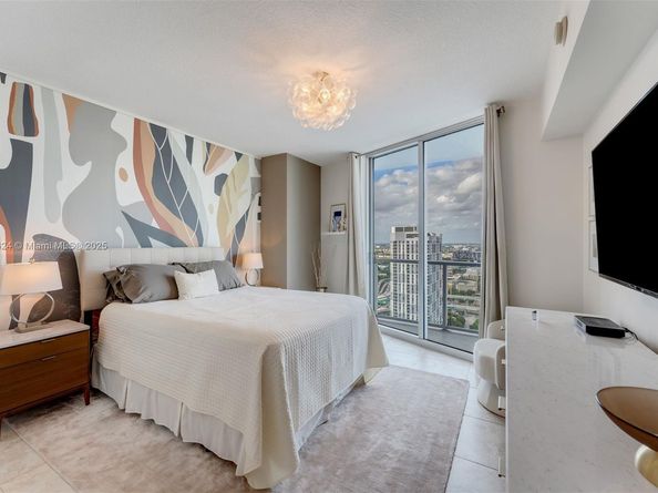 185 SW 7th St 3605, Miami FL 33130