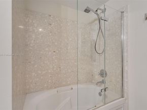 185 SW 7th St 3605, Miami FL 33130