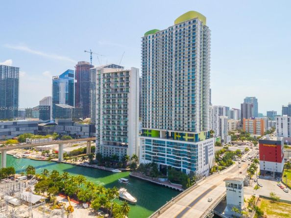 185 SW 7th St 3605, Miami FL 33130