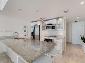 185 SW 7th St 3605, Miami FL 33130