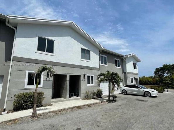 811 NW 3rd Ave, Fort Lauderdale FL 33311