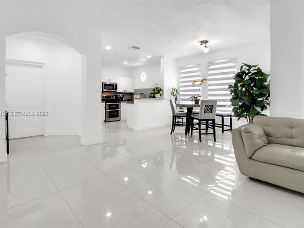 4341 SW 160th Ave 106, Miramar FL 33027