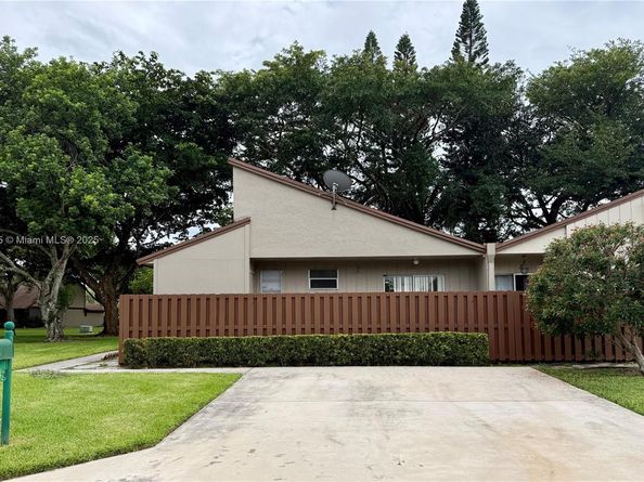 22279 Woodborn Dr, Boca Raton FL 33428