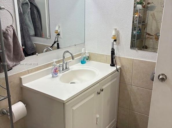 548 SW 16th Ter, Homestead FL 33030