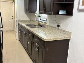 548 SW 16th Ter, Homestead FL 33030