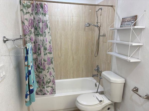 548 SW 16th Ter, Homestead FL 33030