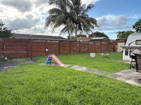 548 SW 16th Ter, Homestead FL 33030