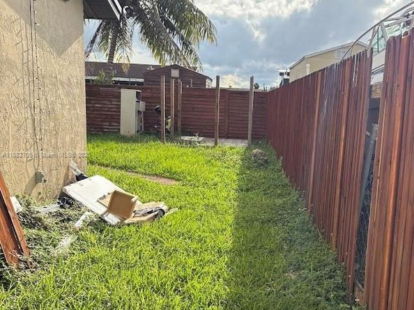 548 SW 16th Ter, Homestead FL 33030