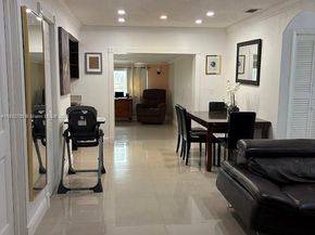 548 SW 16th Ter, Homestead FL 33030