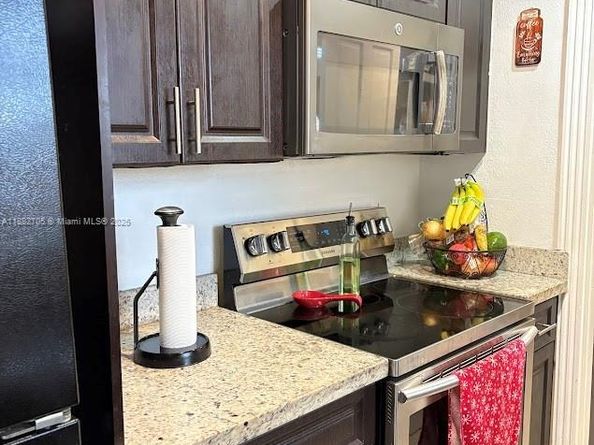548 SW 16th Ter, Homestead FL 33030