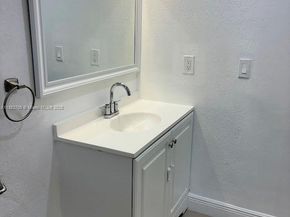 548 SW 16th Ter, Homestead FL 33030
