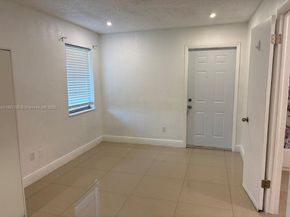 548 SW 16th Ter, Homestead FL 33030