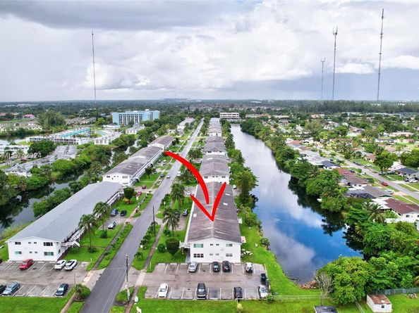 121 NE 204th St 9, Miami Gardens FL 33179