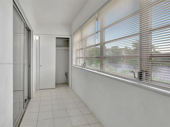 121 NE 204th St 9, Miami Gardens FL 33179
