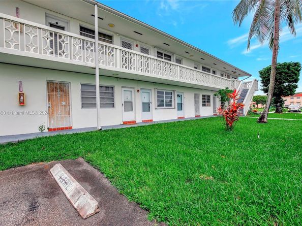 121 NE 204th St 9, Miami Gardens FL 33179