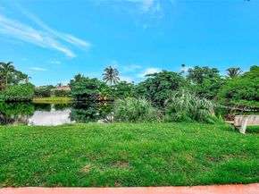 121 NE 204th St 9, Miami Gardens FL 33179