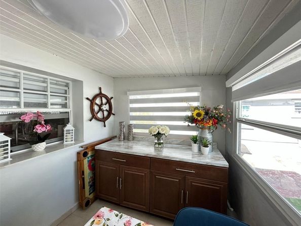 1941 NW 113th Ter, Miami FL 33167