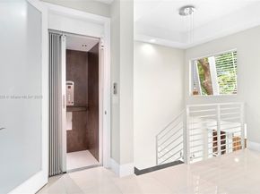 811 SE 12th Ct, Fort Lauderdale FL 33316