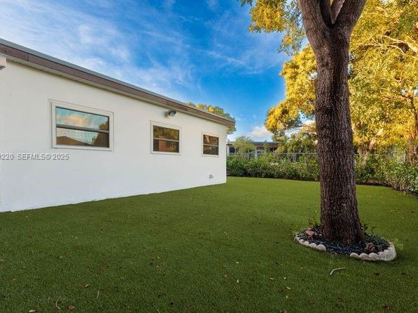 256 NW 78th Ter, Margate FL 33063