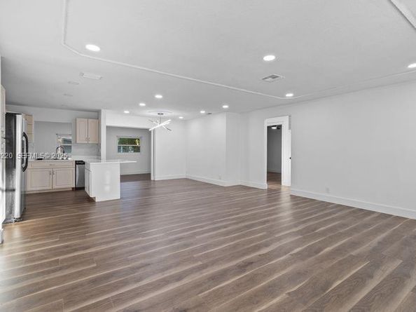 256 NW 78th Ter, Margate FL 33063