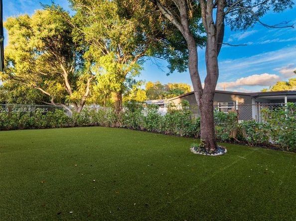 256 NW 78th Ter, Margate FL 33063