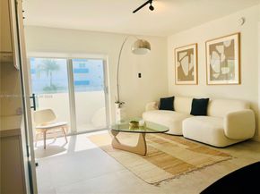 240 Collins Ave 4A, Miami Beach FL 33139